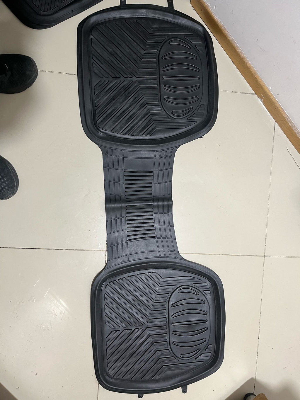 TAPETE BANDEJA NEGRO 4P